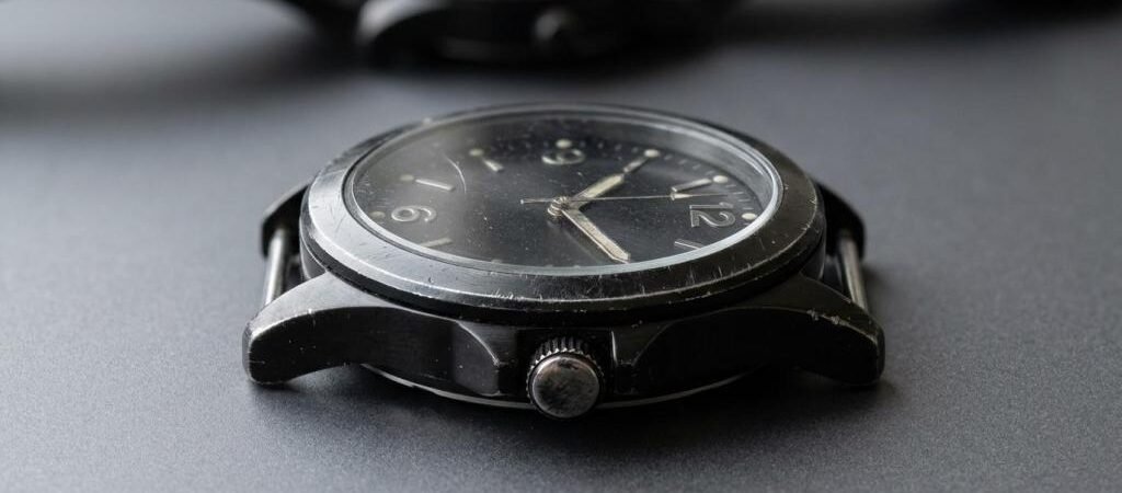 10 Jam Tangan Preloved Pria Hitam yang Cocok untuk Gaya Timeless
